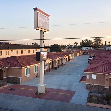 Diamond Bell Inn & Suites Exterior photo