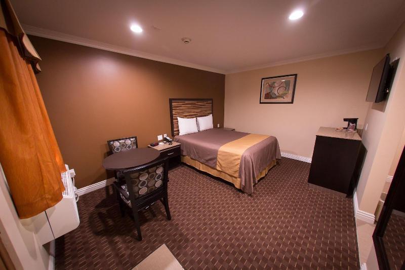 Diamond Bell Inn & Suites Exterior photo